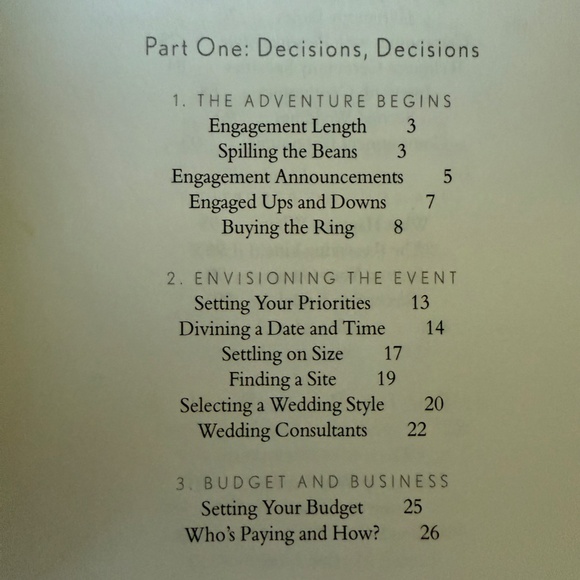 Ladies' Lot:  Two Jackie Kennedy Onassis Magazines and A Wedding Guide - Picture 10 of 13